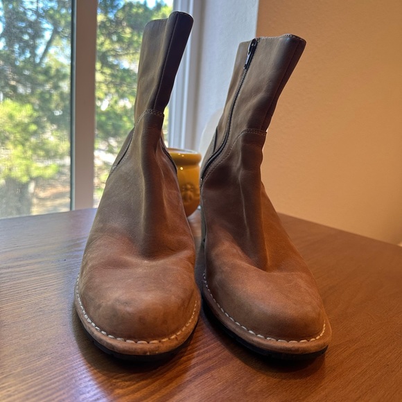 SOLD - Picture 3 of 13